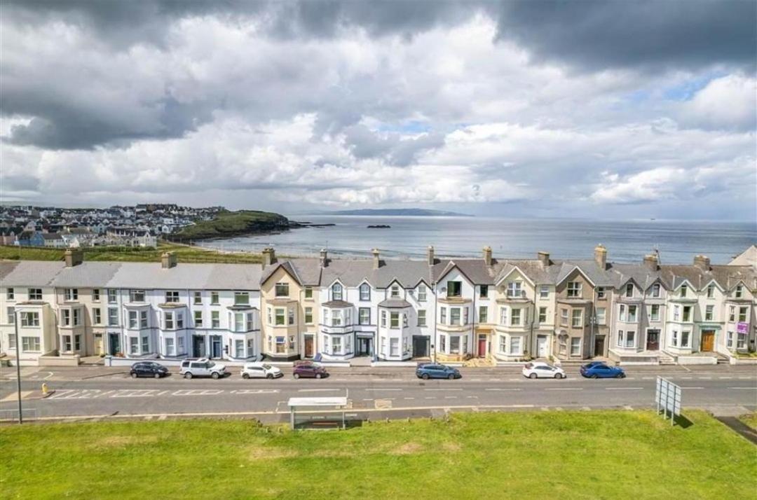 Ferienwohnung 1 Dunluce Park - Portrush By The Sea Exterior foto