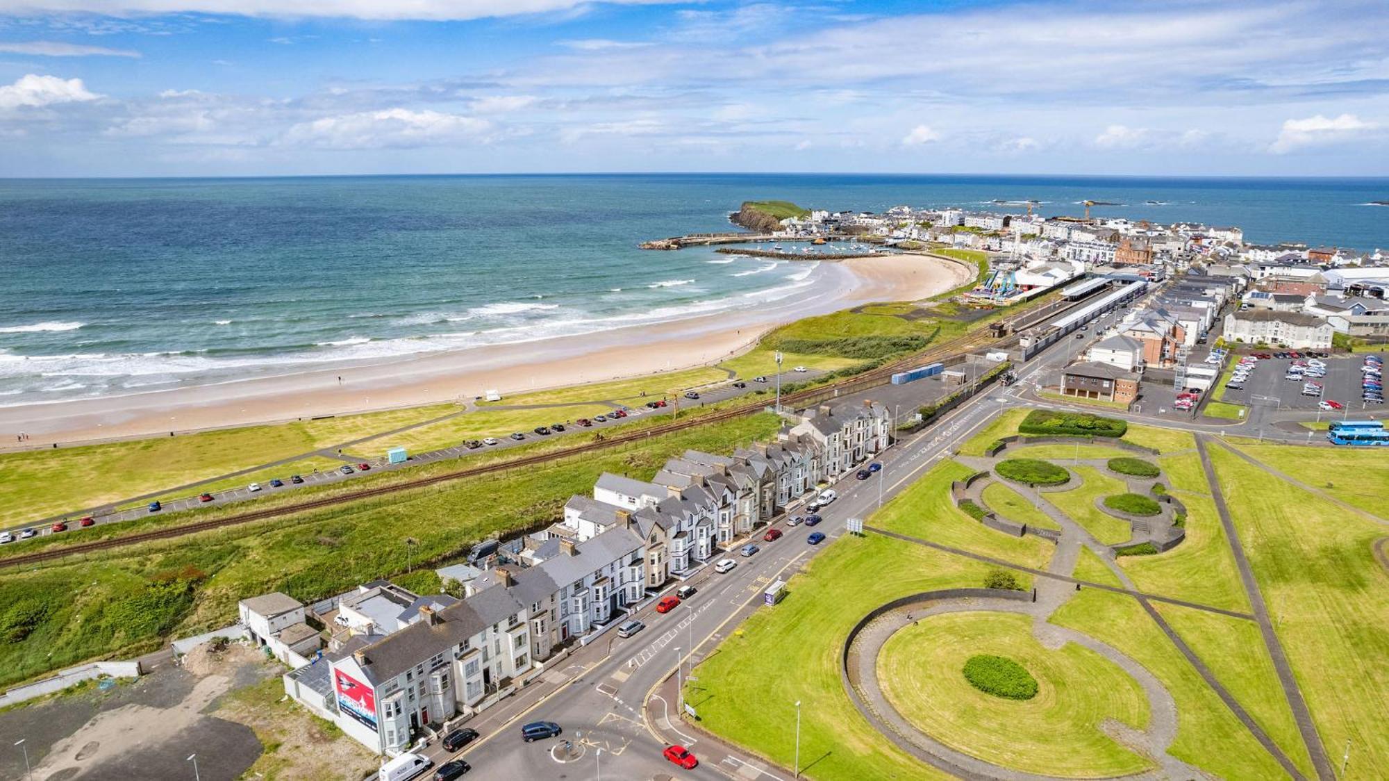 Ferienwohnung 1 Dunluce Park - Portrush By The Sea Exterior foto